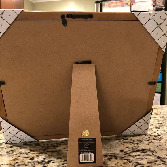 Rustic farmhouse style wooden frame w/corrugated metal & photo clip - Picture 6 of 10